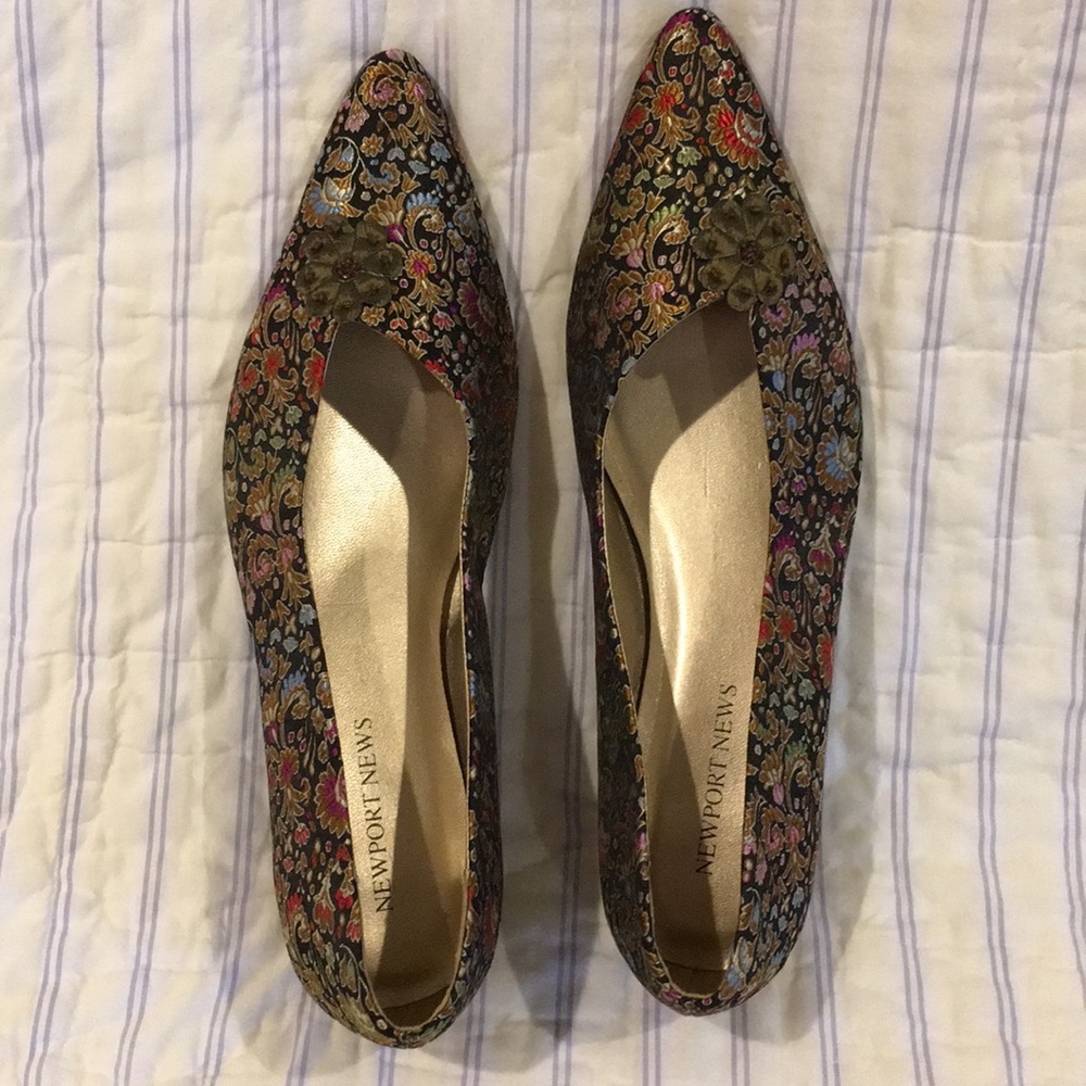 Vintage Floral fabric upper mini heels dress shoes